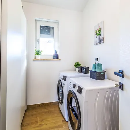Lumine Divina By Interhome *